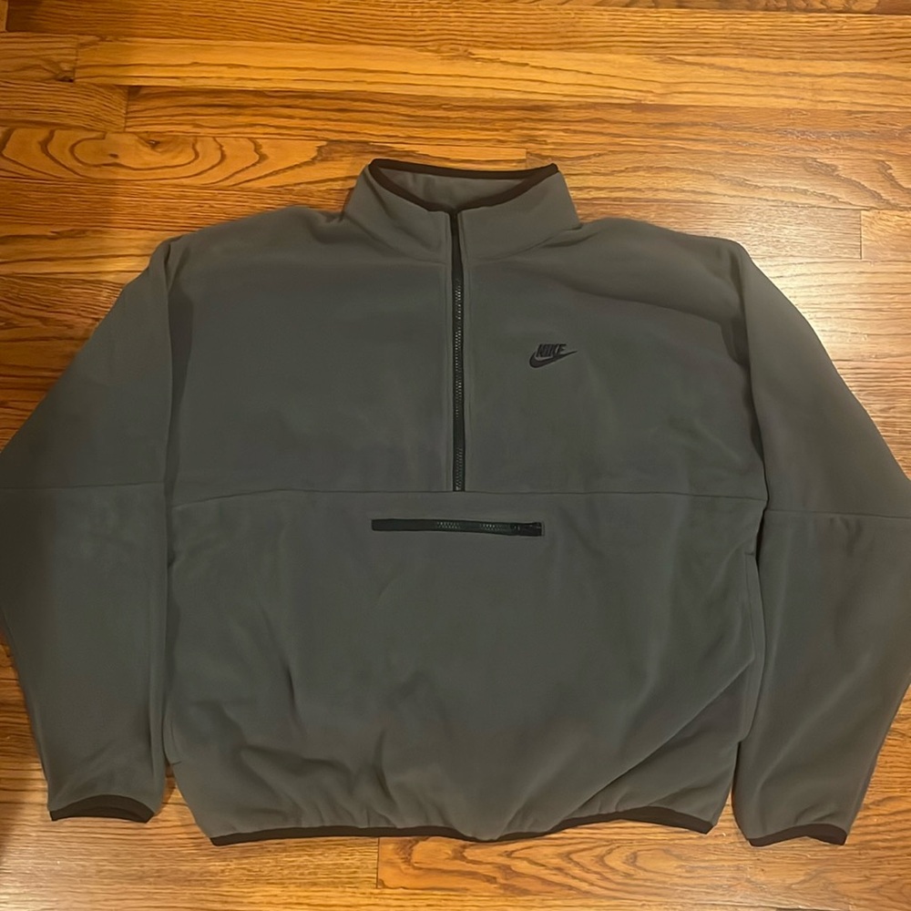 Men’s Nike fleece pull over